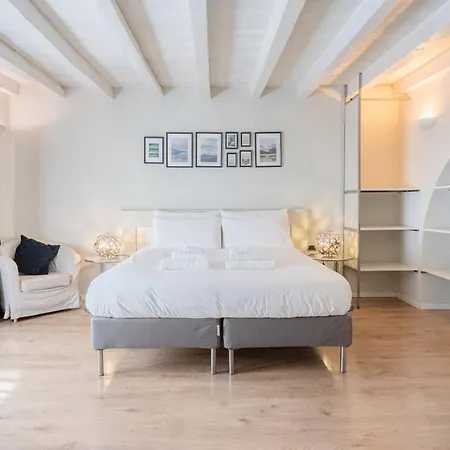 Eleganza Design Corso Porta Garibaldi - 80 Mq Milánó