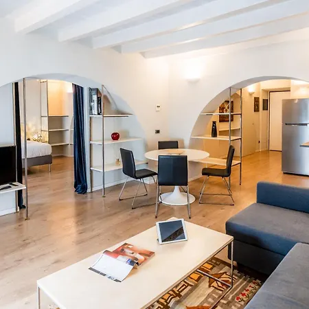 Eleganza Design Corso Porta Garibaldi - 80 Mq * Milánó