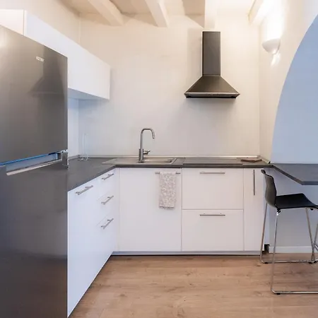 Eleganza Design Corso Porta Garibaldi - 80 Mq Apartman